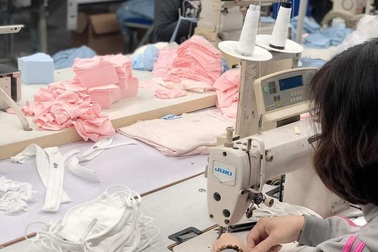 Việt Nam có thể là đại công xưởng khẩu trang của thế giới