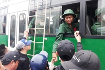 Sáng nay hàng nghìn tân binh lên đường nhập ngũ