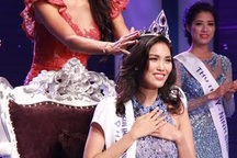 Lan Khuê đăng quang Hoa khôi áo dài Việt Nam