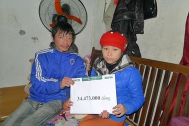 Hơn 34 triệu đồng đến với hoàn cảnh “Con ung thư lo bố tai nạn”