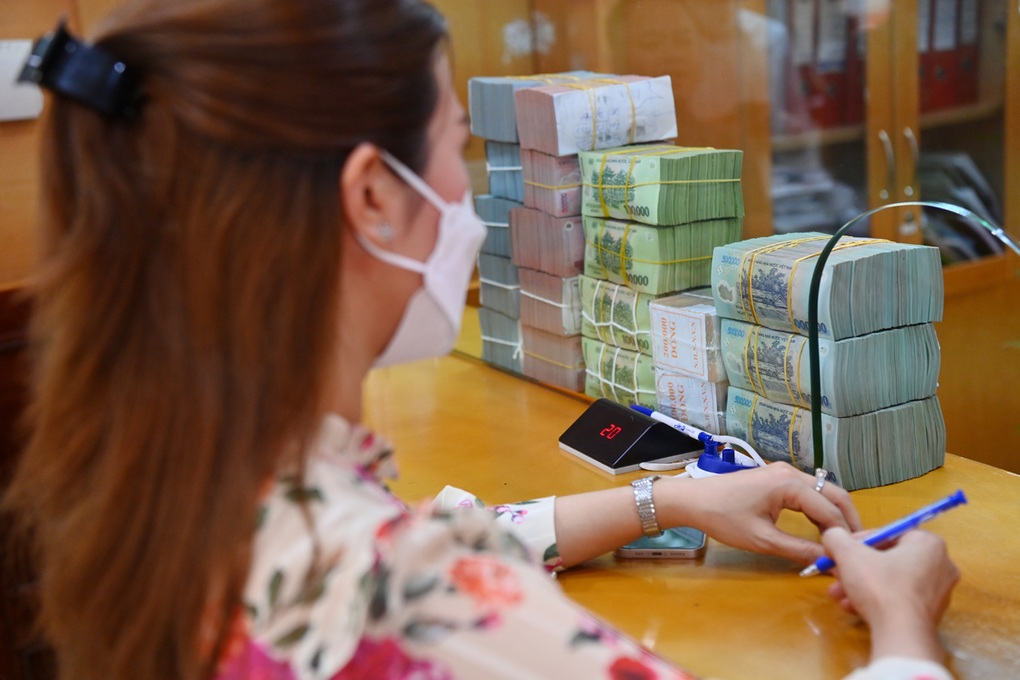 Bất ngờ số tiền dân Việt để trong tài khoản ngân hàng: Vượt 1 triệu tỷ đồng - 1 Bất ngờ số tiền dân Việt để trong tài khoản ngân hàng: Vượt 1 triệu tỷ đồng - 1