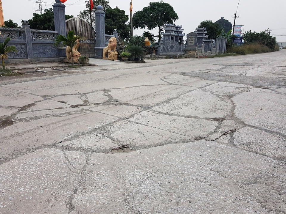 Ninh Bình: Cận cảnh tuyến đường hơn 100 tỷ đồng chưa bàn giao đã “nát bét”! - 5