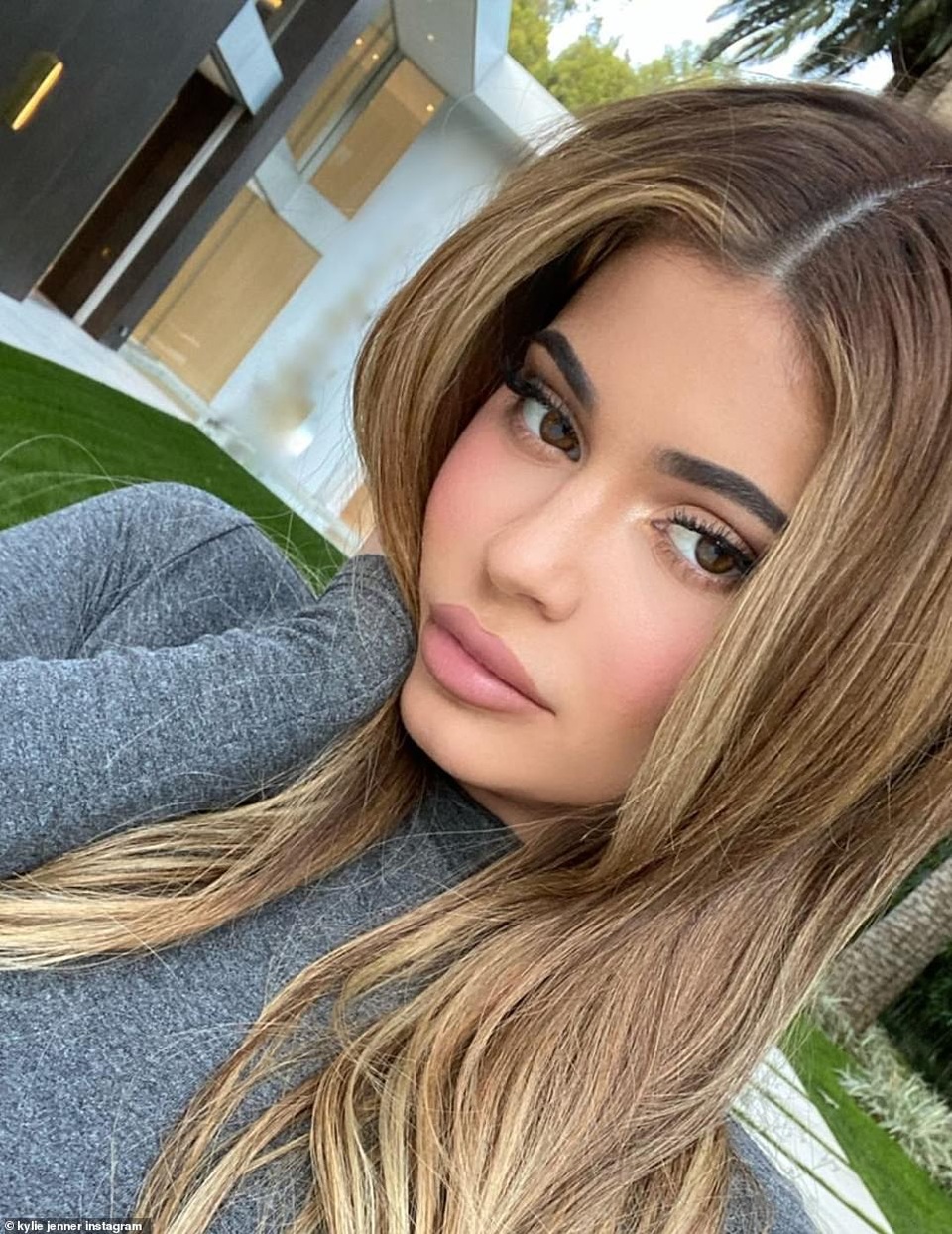 Kylie Jenner và lần hiếm hoi lộ mặt mộc - 7 Kylie Jenner và lần hiếm hoi lộ mặt mộc - 7