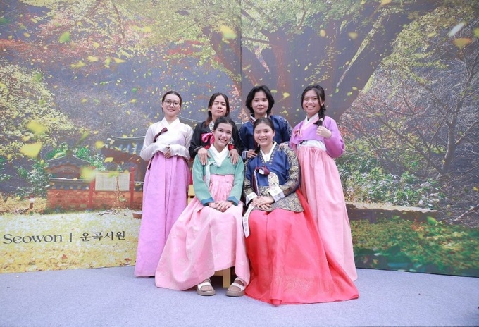 Các hoạt động trải nghiệm văn hóa Hàn Quốc được hưởng ứng tại Ngày hội Văn hóa Hữu nghị Việt Hàn.