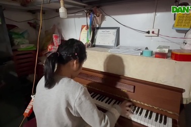 Mẹ vay nặng lãi mua thuốc giảm đau cho con gái ung thư đi thi đàn quốc tế