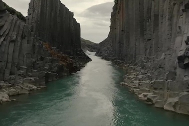 Cột đá siêu đẹp ở Studlagil