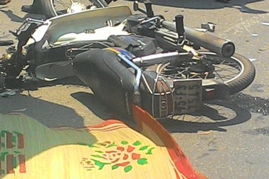 Cụ ông đi mời cưới, bị xe tông tử nạn