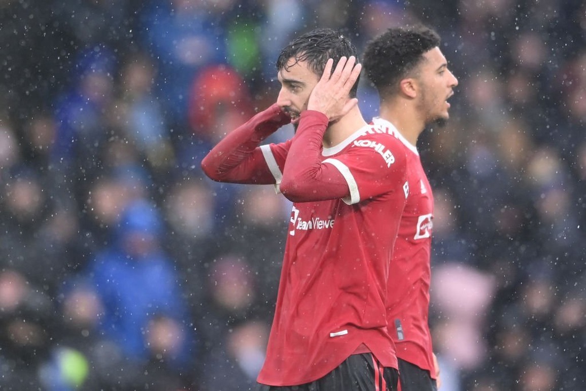 Leeds 2-4 Man Utd: Bùng nổ bàn thắng, thẻ phạt - 2 Leeds 2-4 Man Utd: Bùng nổ bàn thắng, thẻ phạt - 2