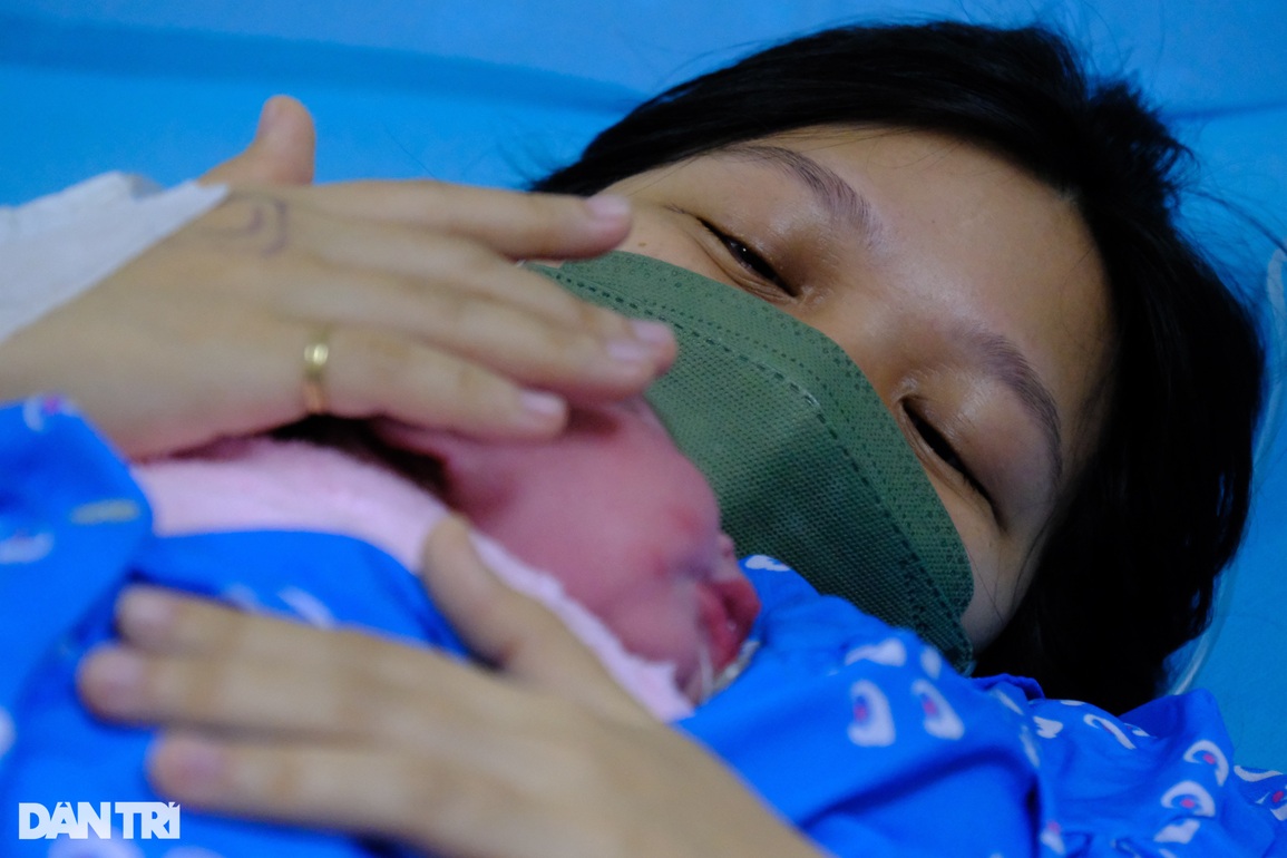 Người mẹ mắc Covid-19 nặng khi mang thai sinh con gái đúng giao thừa 2022 - 6 Người mẹ mắc Covid-19 nặng khi mang thai sinh con gái đúng giao thừa 2022 - 6