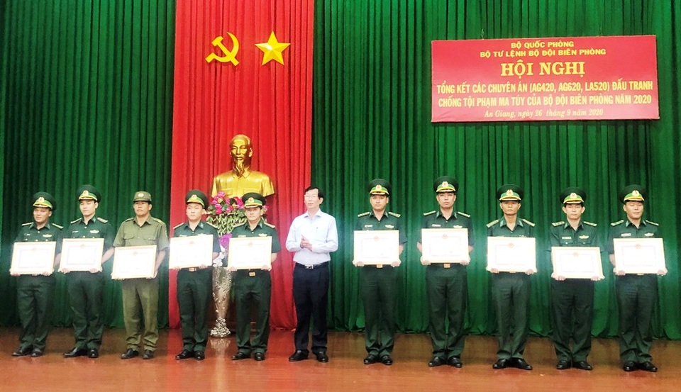 Biên phòng phía Nam “cất vó” 18 đối tượng, thu giữ trên 90kg ma túy - 2 Biên phòng phía Nam “cất vó” 18 đối tượng, thu giữ trên 90kg ma túy - 2