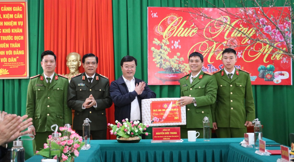 Đảm bảo quân số trực sẵn sàng chiến đấu, đảm bảo giữ vững an ninh biên giới - 1 Đảm bảo quân số trực sẵn sàng chiến đấu, đảm bảo giữ vững an ninh biên giới - 1