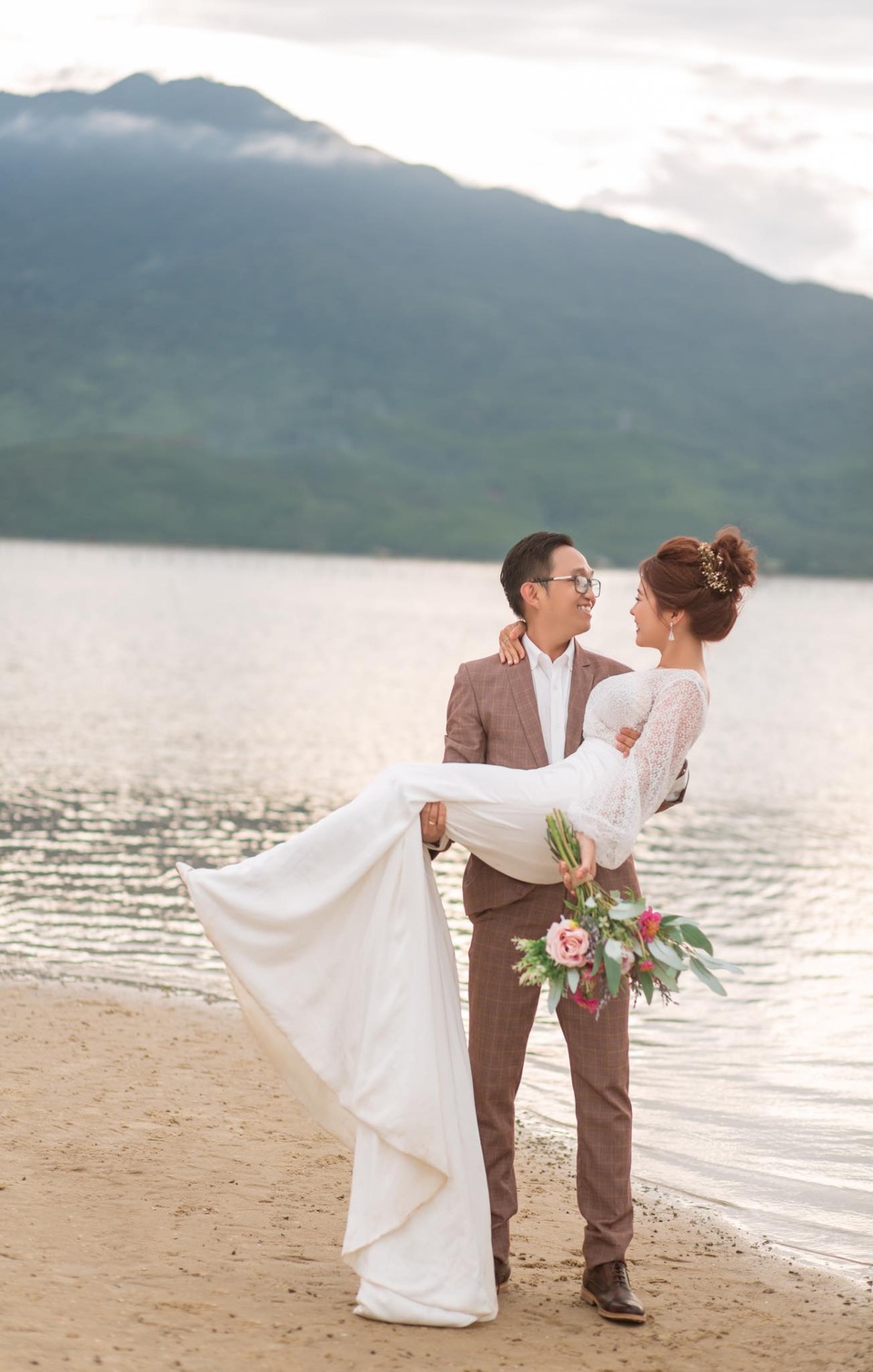 Câu chuyện cặp đôi 6 năm yêu xa và cái kết ngọt hơn đường mật - 8 Câu chuyện cặp đôi 6 năm yêu xa và cái kết ngọt hơn đường mật - 8