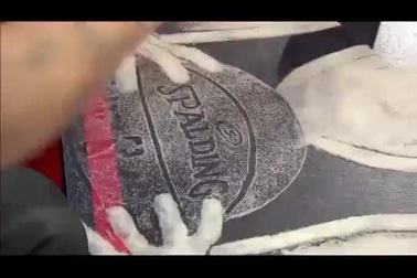 Những bức chân dung vẽ từ muối