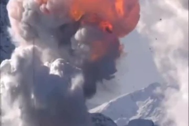 Tên lửa gặp sự cố, nổ tung 18 giây sau khi phóng