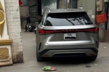 Vụ tài xế Lexus đánh nam shipper: Nạn nhân nhận gần 20 cú đấm trong 30 giây