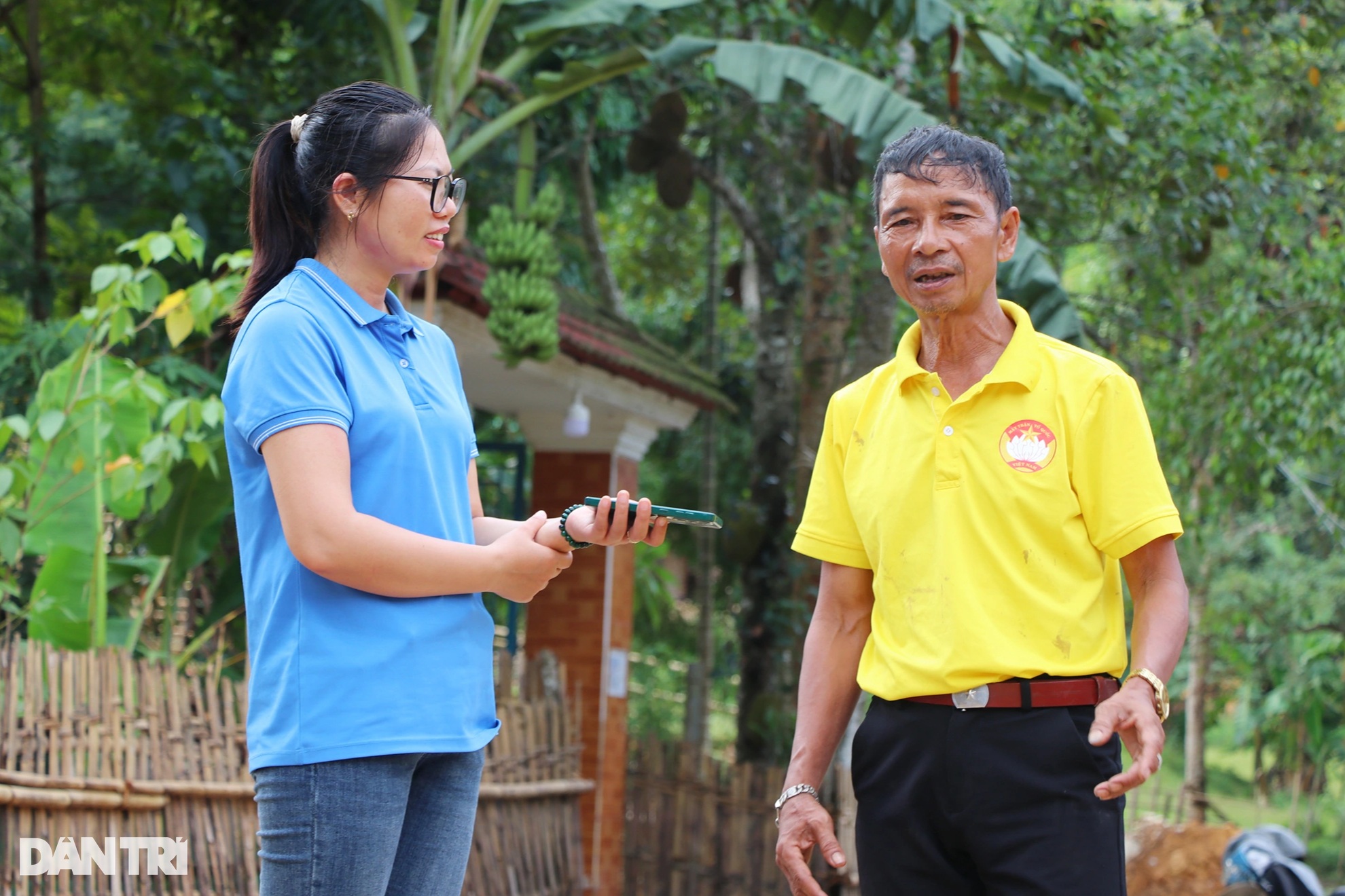 Ông bố chịu tiếng bán con, mong tộc người ngủ ngồi vượt khỏi rừng sâu - 4 Ông bố chịu tiếng bán con, mong tộc người ngủ ngồi vượt khỏi rừng sâu - 4