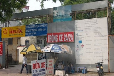 “Khách sạn tai tiếng” thành nơi trông rửa xe, bán cà phê mía đá