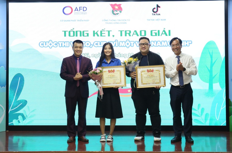 Cô gái Sài thành giành giải nhất cuộc thi sáng tạo clip bảo vệ môi trường - 2 Cô gái Sài thành giành giải nhất cuộc thi sáng tạo clip bảo vệ môi trường - 2