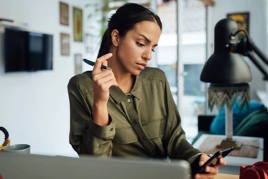 8X - 9X kiếm tiền ít hơn những thế hệ khác?