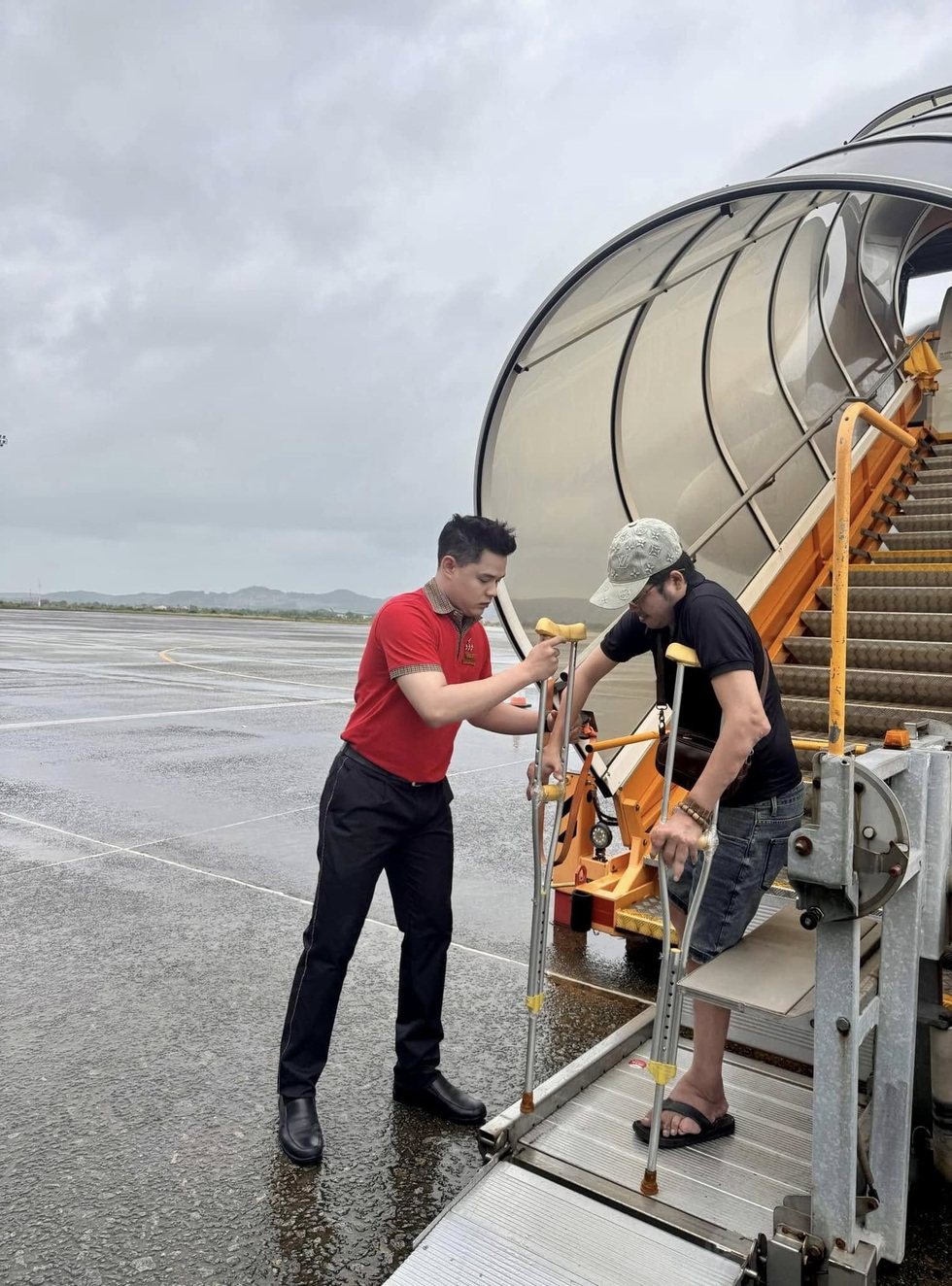 Những chuyến bay thi gan trong cơn bão và quyết định thót tim của cơ trưởng - 9