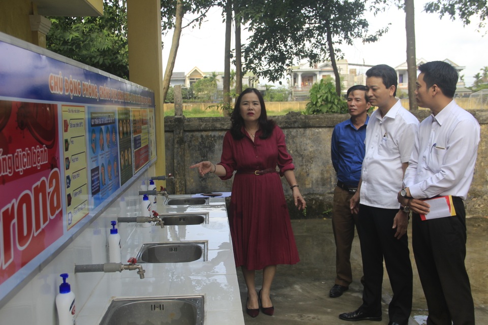 Hôm nay, khoảng 27.000 học sinh THPT Quảng Trị trở lại trường - 4 Hôm nay, khoảng 27.000 học sinh THPT Quảng Trị trở lại trường - 4