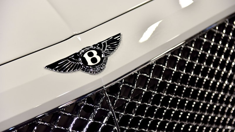 Bất chấp đại dịch, nhà giàu vẫn ùn ùn mua xe Bentley - 1 Bất chấp đại dịch, nhà giàu vẫn ùn ùn mua xe Bentley - 1