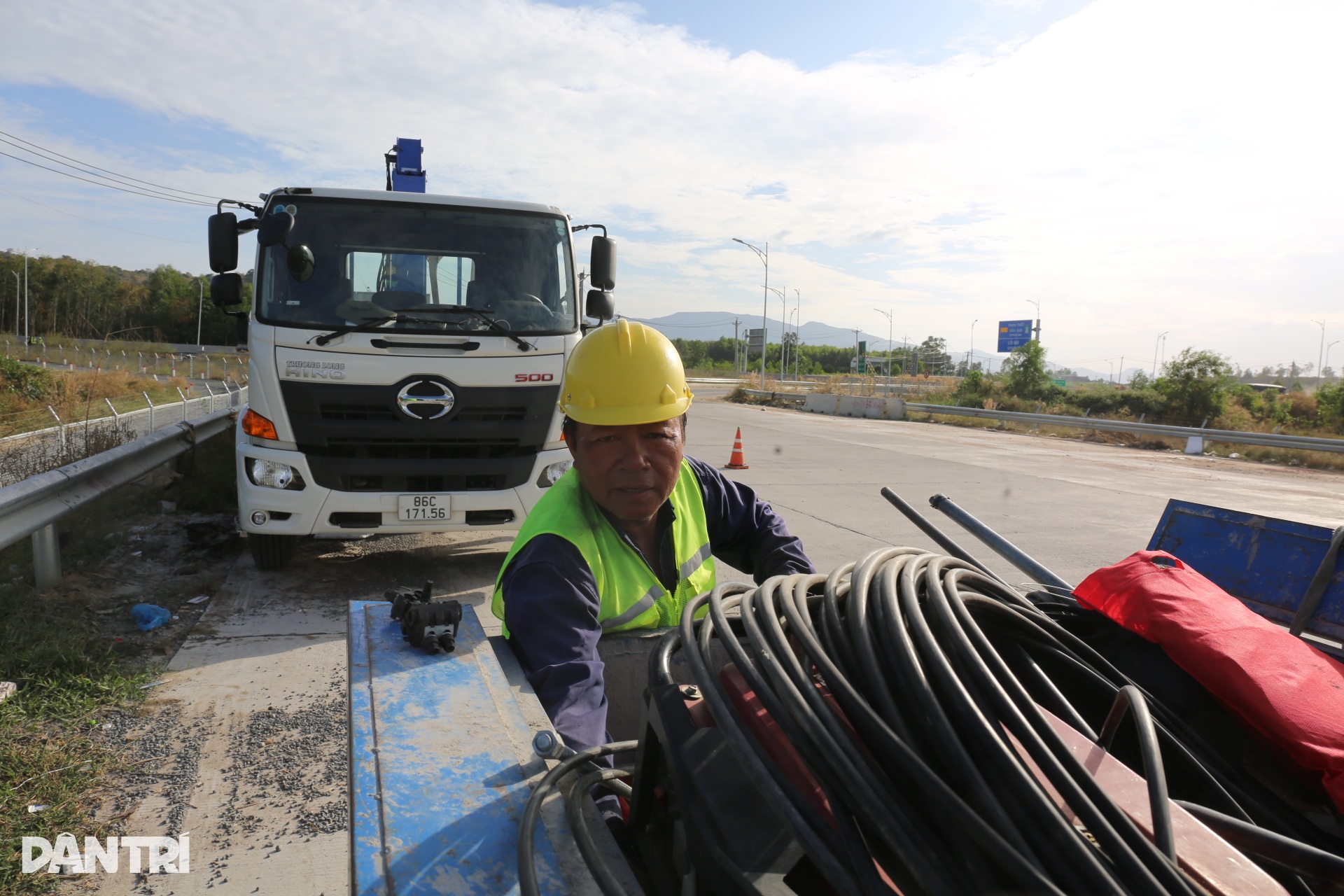 Nhiều hạng mục dang dở trên cao tốc Phan Thiết - Dầu Giây - 10 Nhiều hạng mục dang dở trên cao tốc Phan Thiết - Dầu Giây - 10