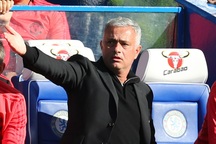 HLV Mourinho nổi giận, quyết tìm ra “kẻ phản bội” ở MU