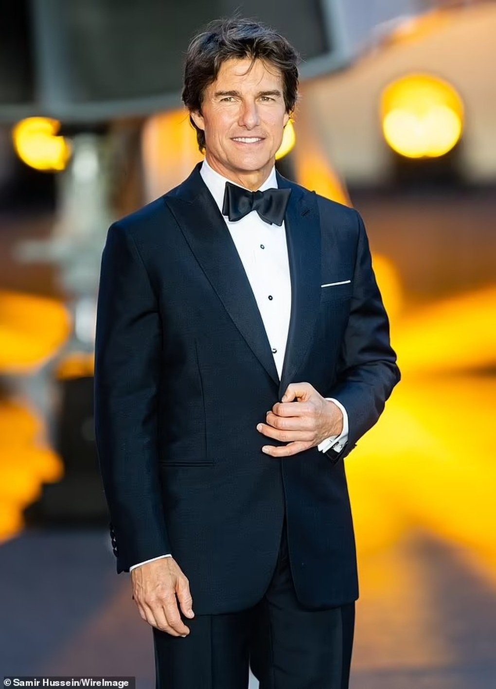 Tom Cruise gây sốt với màn đu cánh máy bay giữa không trung - 2 Tom Cruise gây sốt với màn đu cánh máy bay giữa không trung - 2
