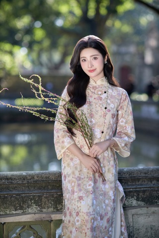 Nhan sắc trong trẻo của Hoa khôi Đinh Hoài An trong nắng thu Hà Nội - 8