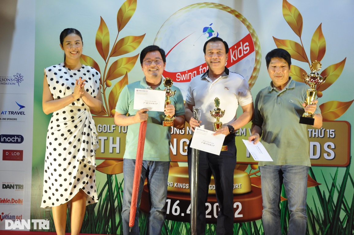 Giải Golf vì trẻ em lần thứ 15: Hơn 2,3 tỷ đồng sẽ đến với trẻ em nghèo - 6 Giải Golf vì trẻ em lần thứ 15: Hơn 2,3 tỷ đồng sẽ đến với trẻ em nghèo - 6
