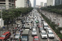 Hà Nội: Ùn tắc nghiêm trọng ở cửa ngõ, xe dù bến cóc hoành hành