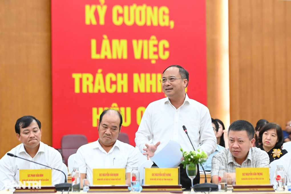 Gỡ vướng để không còn phải cầm tay chỉ việc cho cán bộ, công chức xã - 1 Gỡ vướng để không còn phải cầm tay chỉ việc cho cán bộ, công chức xã - 1