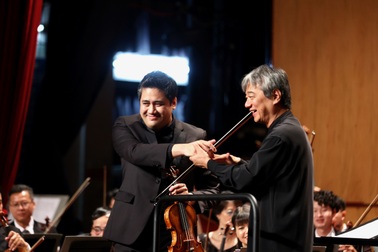 NSƯT Bùi Công Duy biểu diễn "Nostalghia" của Takemitsu