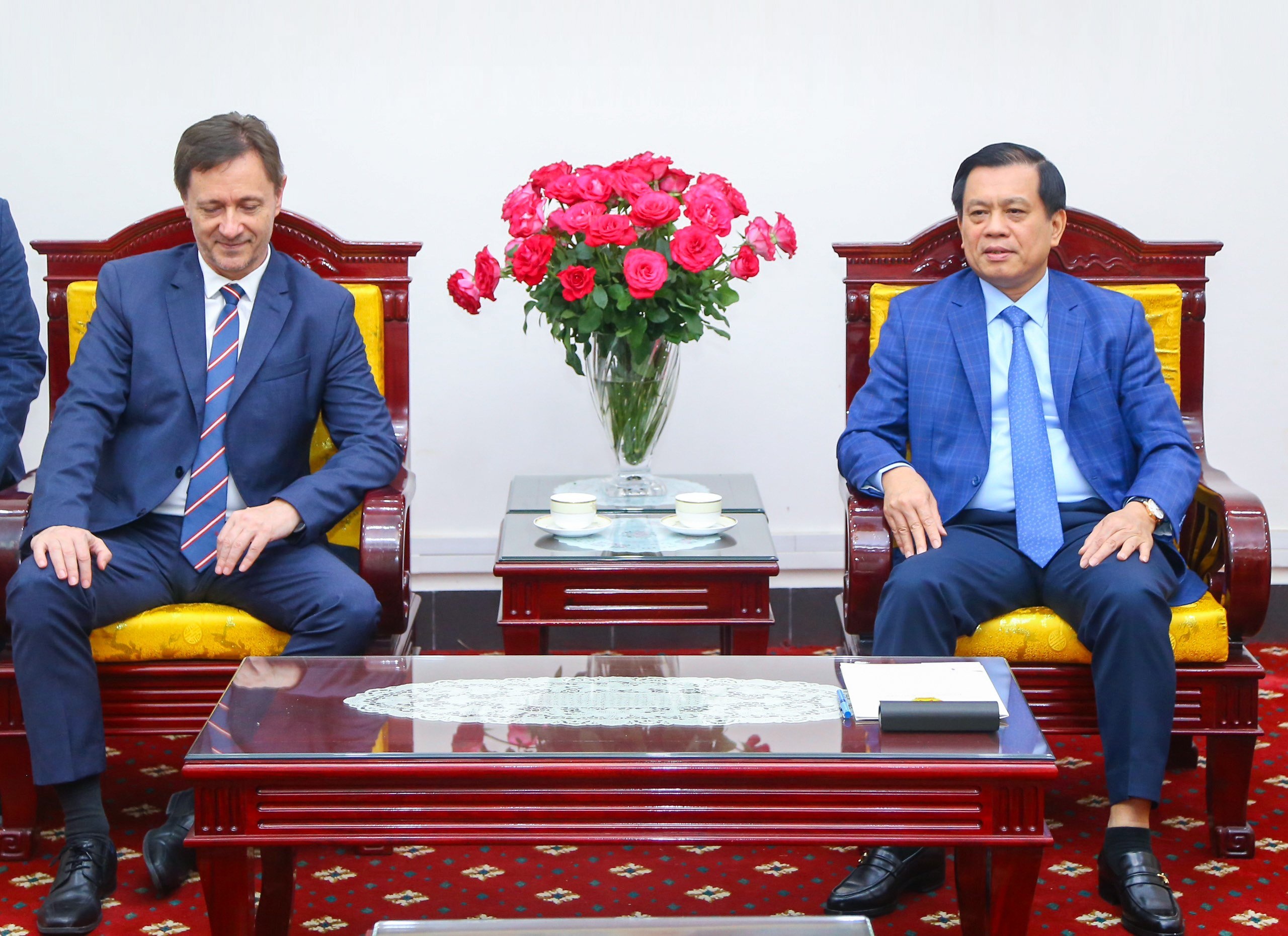 thu truong nguyen ba hoan.jpg thu truong nguyen ba hoan.jpg
