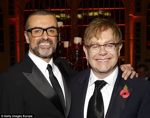 Elton John khóc khi nói về George Michael