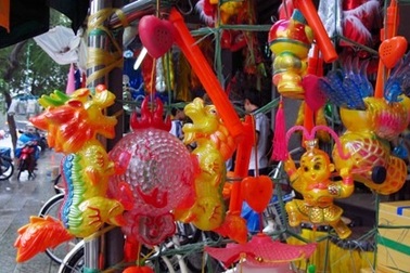 Nhiều đồ chơi trung thu cổ truyền tại cố đô Huế