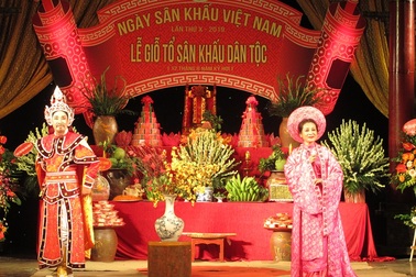 NSƯT Quế Trân, Thuý Nga nhận giải thưởng diễn viên xuất sắc