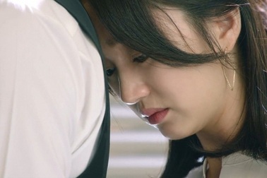 Bố mẹ chồng đưa phí ly hôn nói "bỏ cho nhanh", nàng dâu vẫn tiếc...