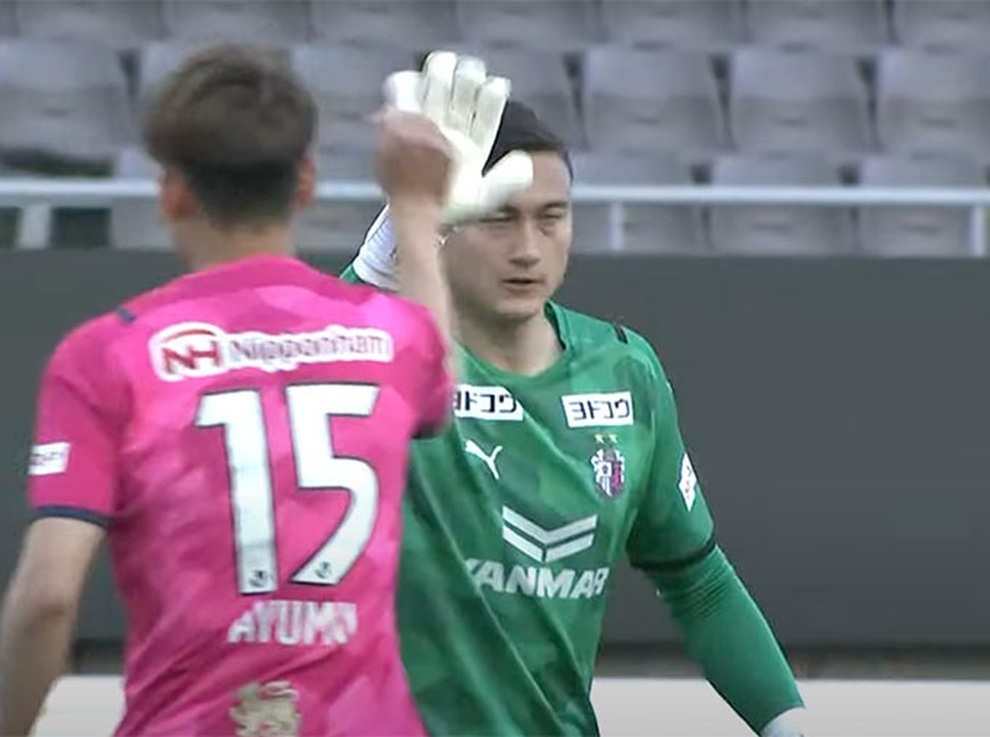 Văn Lâm lần đầu bắt chính, Cerezo Osaka giành chiến thắng - 1 Văn Lâm lần đầu bắt chính, Cerezo Osaka giành chiến thắng - 1