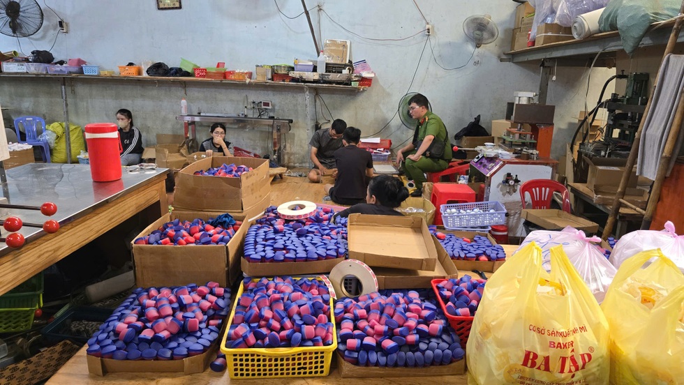 Phòng Cảnh sát kinh tế TPHCM quyết liệt tuyên chiến hàng giả - 6 Phòng Cảnh sát kinh tế TPHCM quyết liệt tuyên chiến hàng giả - 6