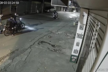 Hà Nội: Nữ lao công khóc lóc, van xin nhóm cướp lúc rạng sáng