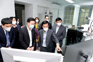 Thường trực Ban Bí thư chỉ đạo chống dịch Covid-19 trong tình hình cấp bách