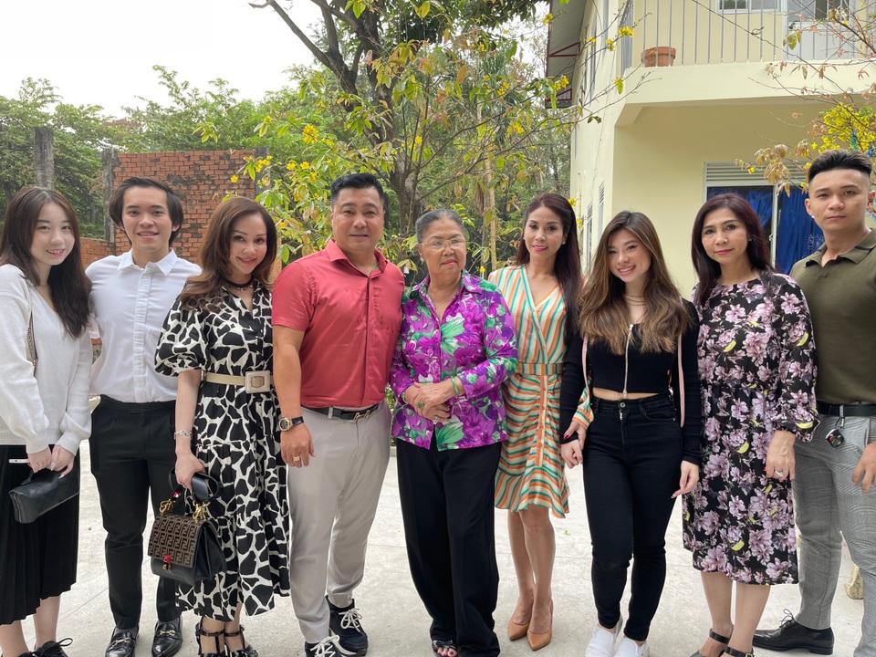 Lý Hùng, Lý Hương trải lòng về cái Tết đầu tiên vắng cha Lý Huỳnh - 5 Lý Hùng, Lý Hương trải lòng về cái Tết đầu tiên vắng cha Lý Huỳnh - 5