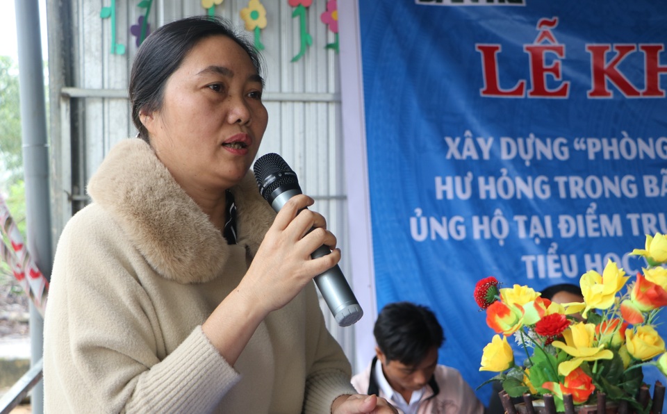 Khởi công xây dựng phòng bán trú bị hư hỏng dành tặng các em học sinh - 7 Khởi công xây dựng phòng bán trú bị hư hỏng dành tặng các em học sinh - 7