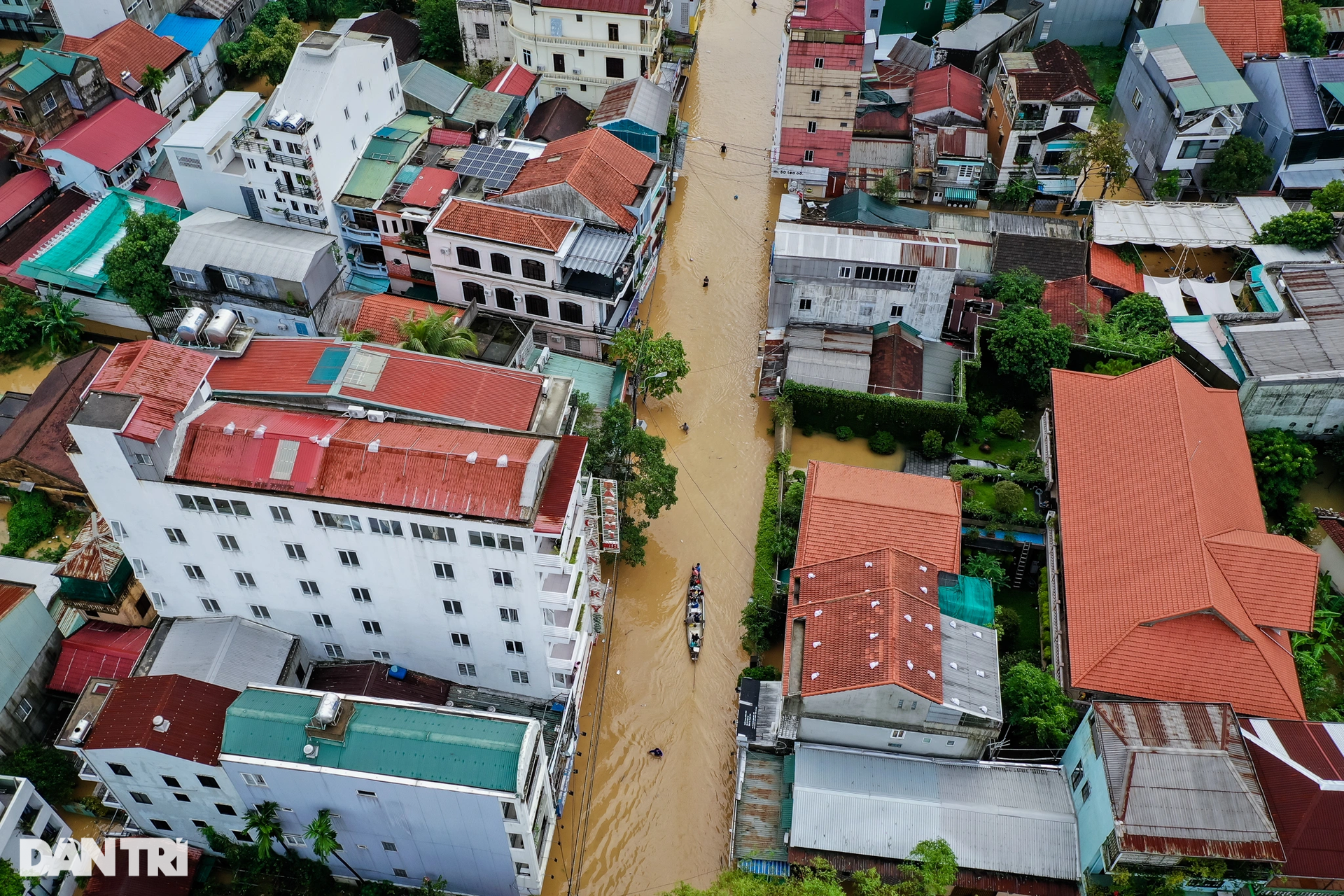 Kinh thành Huế ngập trong biển nước lũ dâng cao - 8 Kinh thành Huế ngập trong biển nước lũ dâng cao - 8