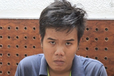 Thường xuyên mặc trang phục công an để lừa đảo, chiếm đoạt tài sản