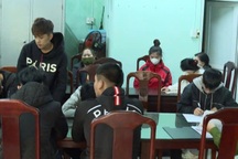 Bắt giữ 8 đối tượng rượt đuổi, đập vỏ chai bia khiến một người bị thương