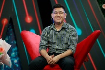 Chàng trai sợ ma, đem tặng hoa héo mà vẫn "cua" được bạn gái