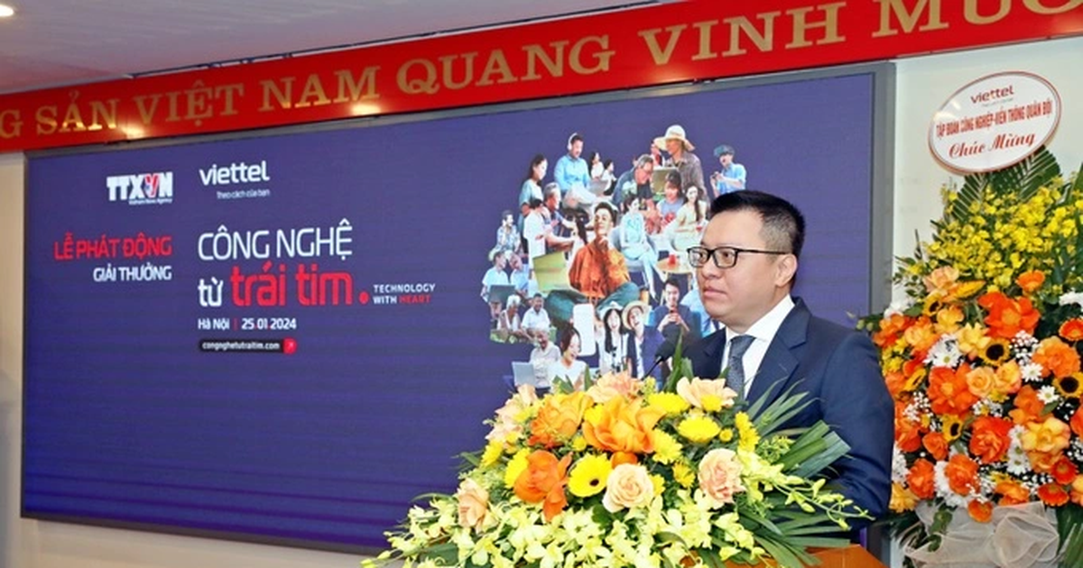 Tổng giám đốc TTXVN, nhà báo Vũ Việt Trang tuyên bố phát động Giải thưởng (Ảnh: TTXVN).